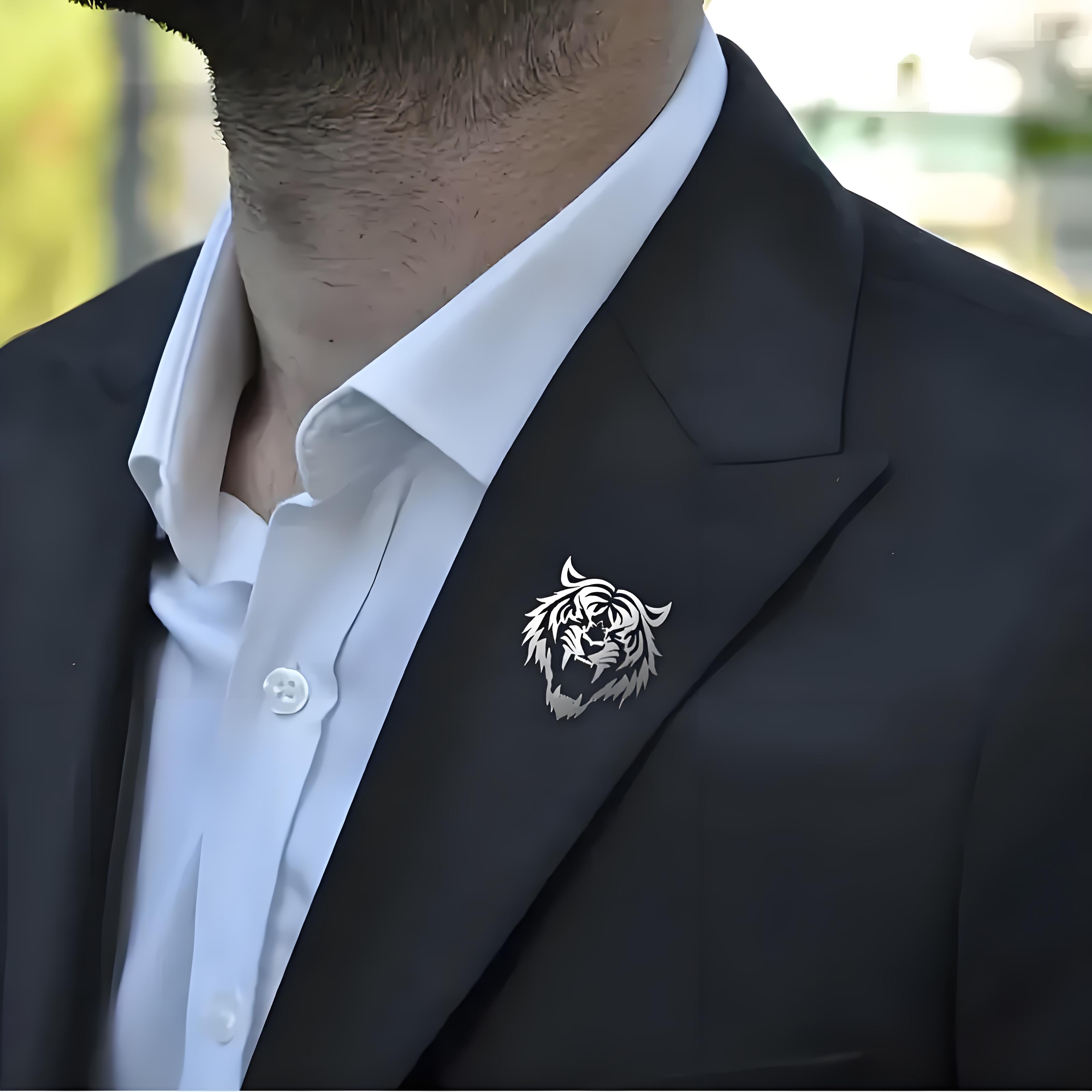 Tuxedo Lapel Pin - دبوس طية صدر السترة برأس النمر