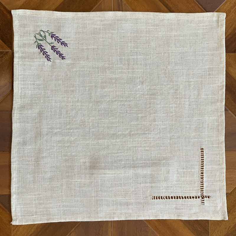 منديل/مفرش طاولة بحواف مزخرفة، - مراجعة Monogrammed Handkerchief وسعره